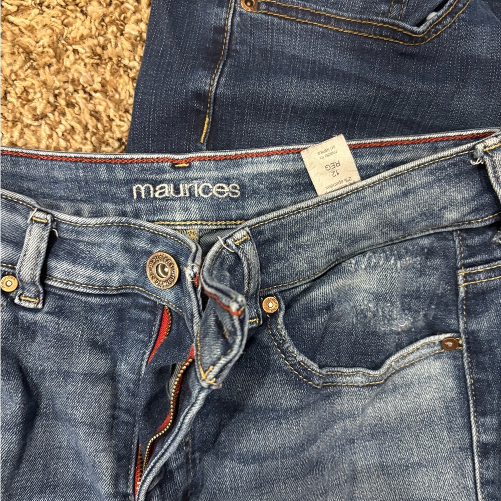 6 pairs of jeans for sale (4 Maurice’s, 1 universal thread, and 1 Denizen) - Picture 2 of 11